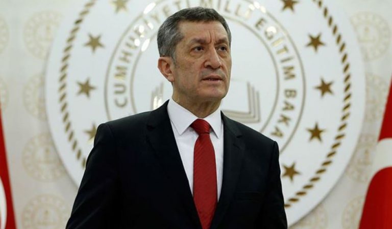 Bakan Selçuk: Okulların açılaçağı tarihi söyledi