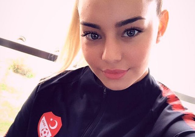 Aycan Yanaç Kimdir?